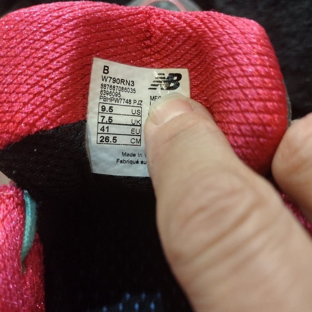 New Balance Sneakers - Picture 8 of 9